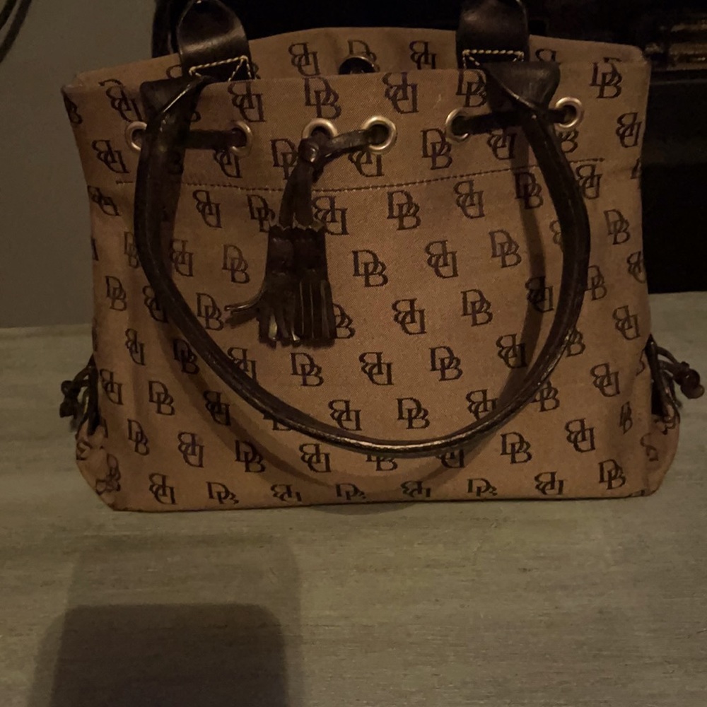 Dooney & Bourke handbag! Like new